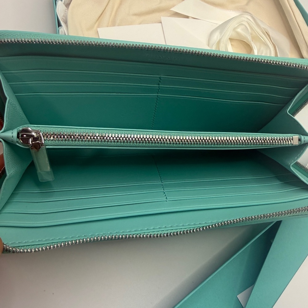 NWT Tiffany & Co. Teal Women's Wallet - Picture 4 of 4